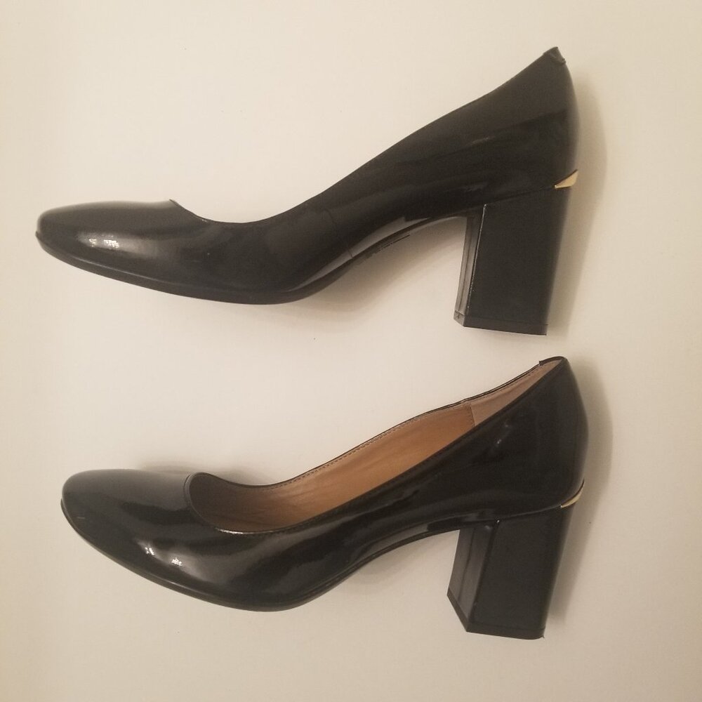 Calvin Klein Black Patent Leather Block Heel Round Toe Heel  sz 7.5